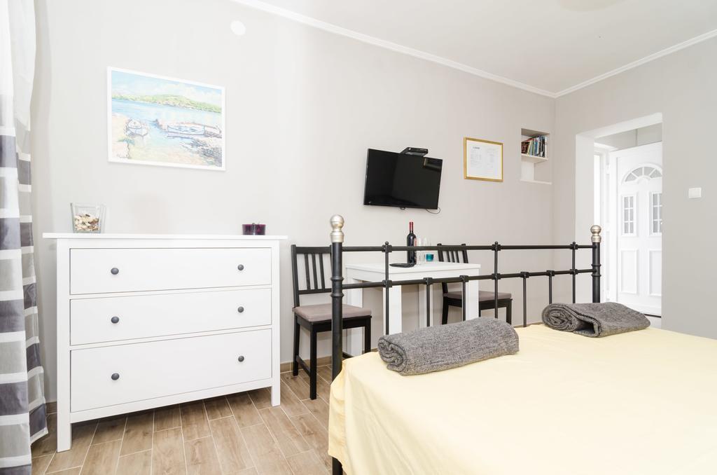Apartments Porto Della Vita Okuklje Екстер'єр фото
